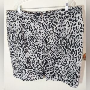 WORTHINGTON WOMEN'S PLUS SIZE 22W WHITE SNOW LEOPARD SKIRT KNEE LENGTH FULLY LIN